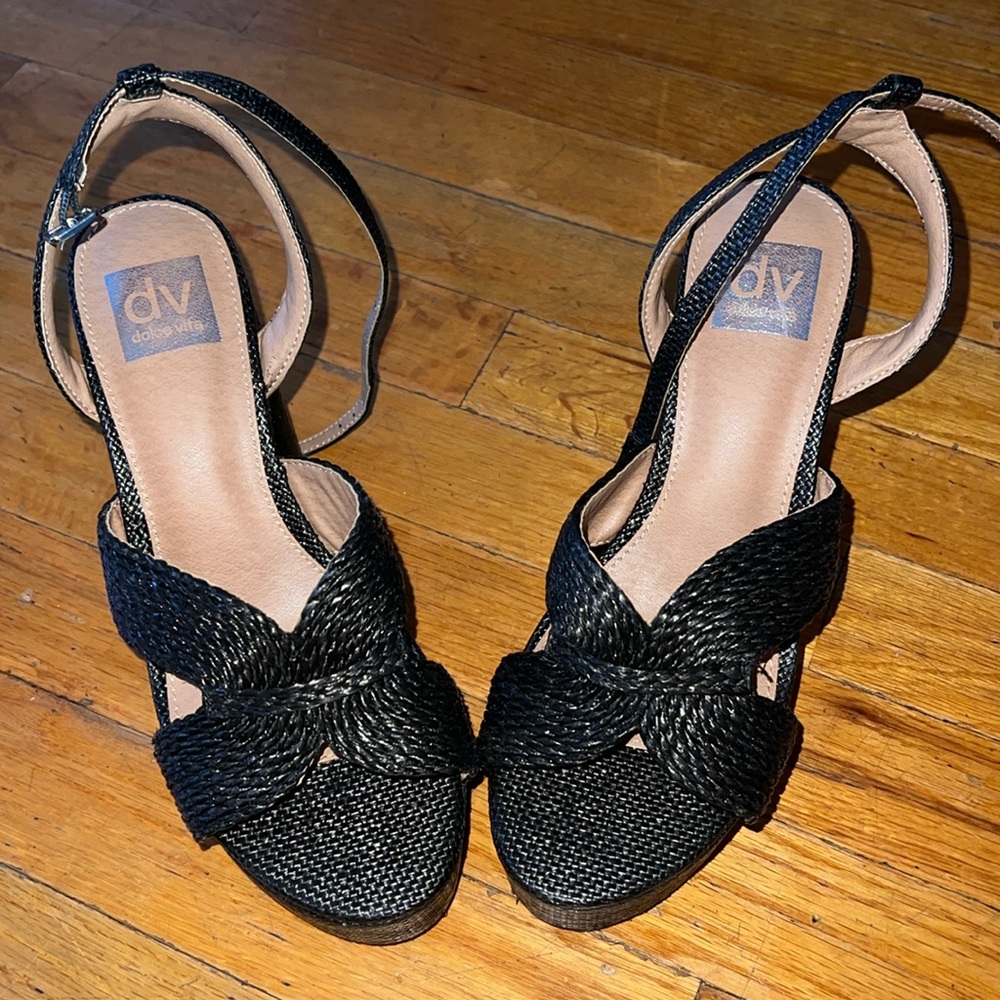 BRAND NEW DOLCE VITA PLATFORM SANDALS